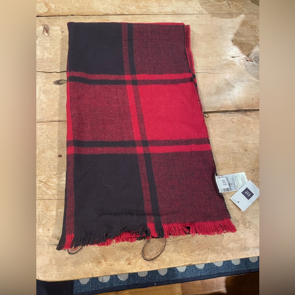 NWT GAP Buffalo Plaid Red Black